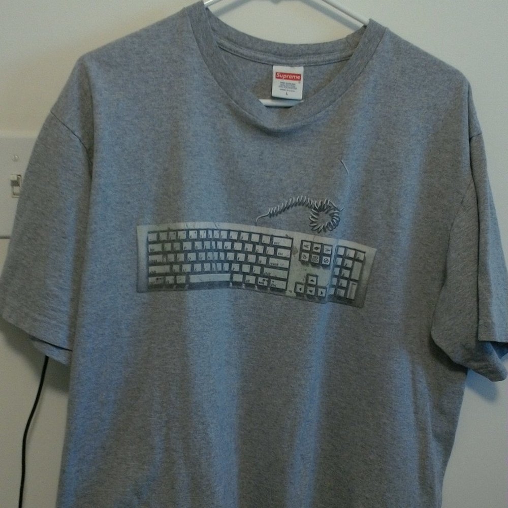 NWOT RARE! Supreme KEY BOARD men's t-shirt size xl